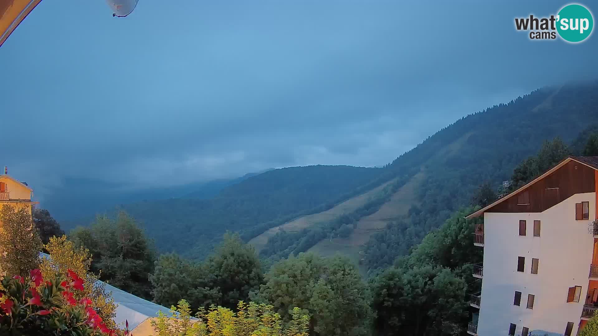 Cardini di Roburent – pogled na Monte Alpet