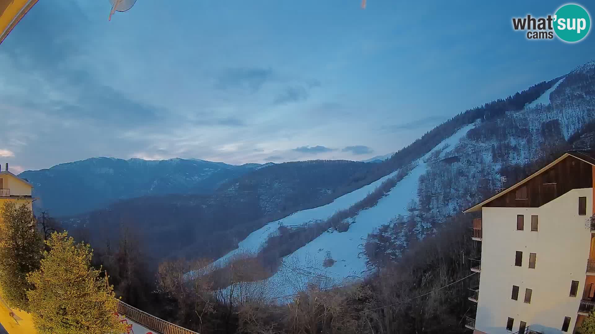 Cardini di Roburent – pogled na Monte Alpet