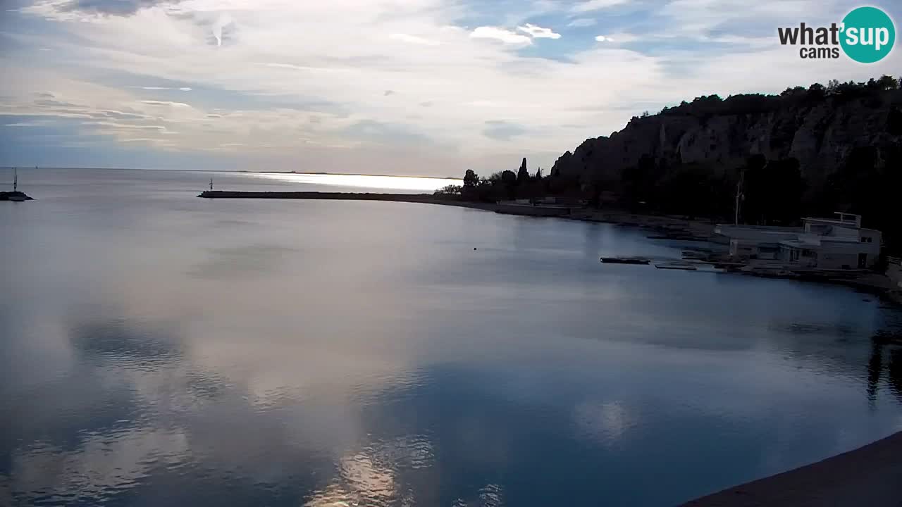 Spletna kamera Sesljan (Sistiana) – Pogled na marino in zaliv