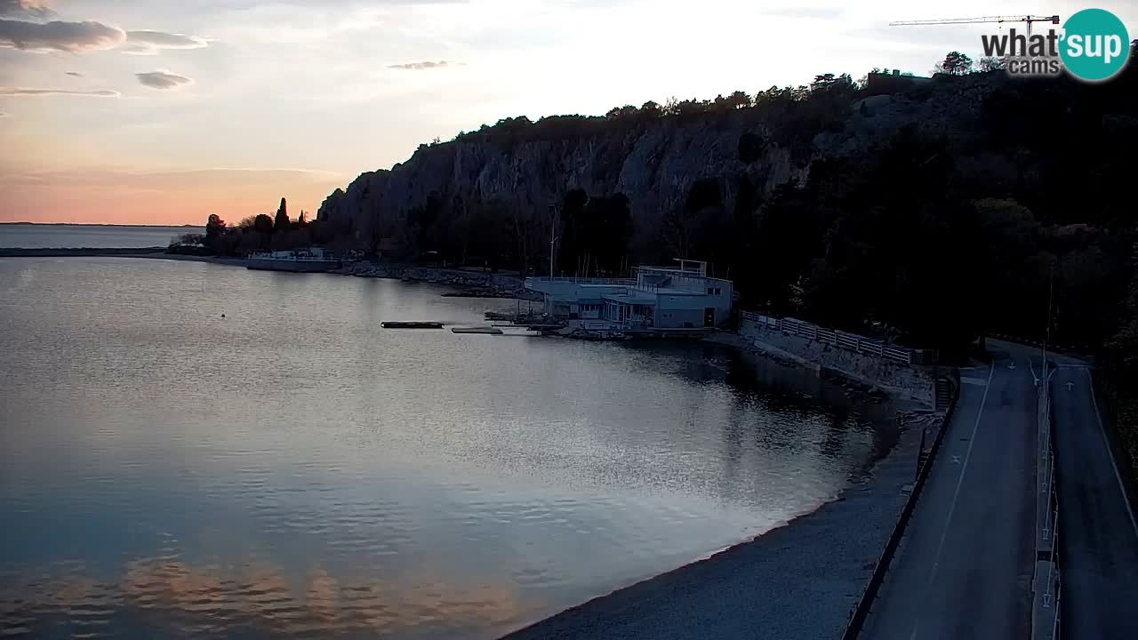 Spletna kamera Sesljan (Sistiana) – Pogled na marino in zaliv