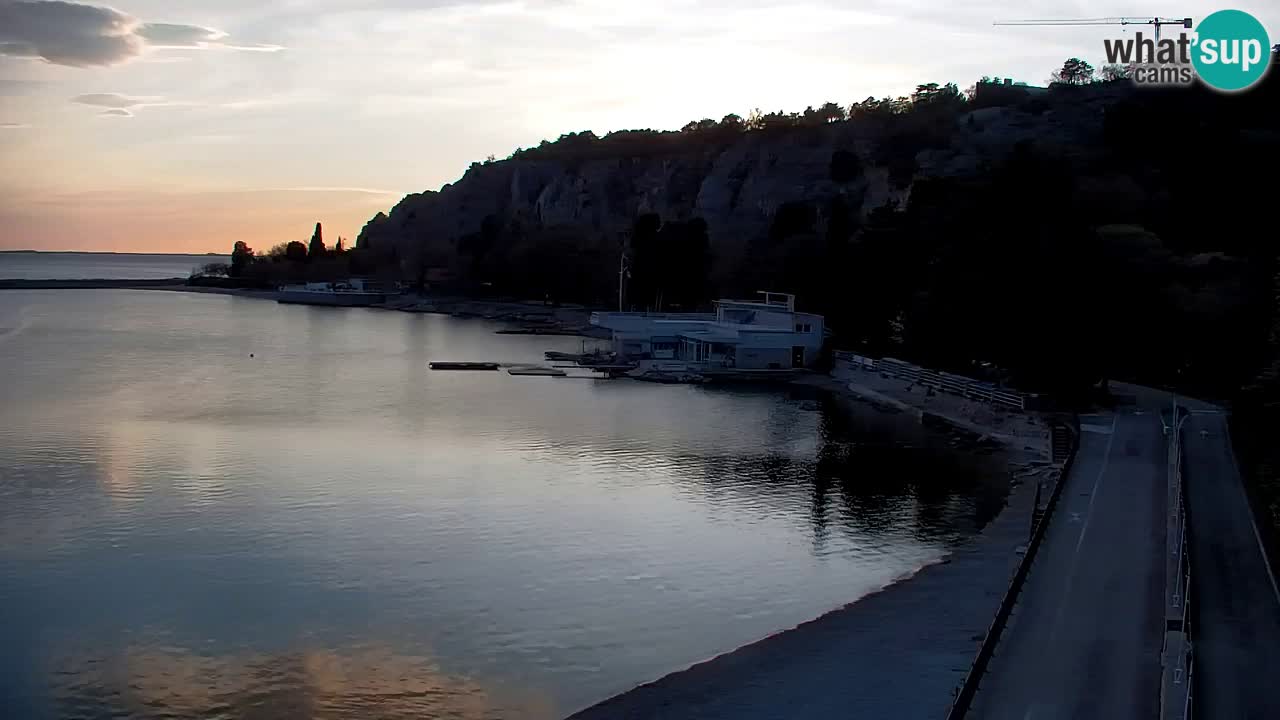 Spletna kamera Sesljan (Sistiana) – Pogled na marino in zaliv