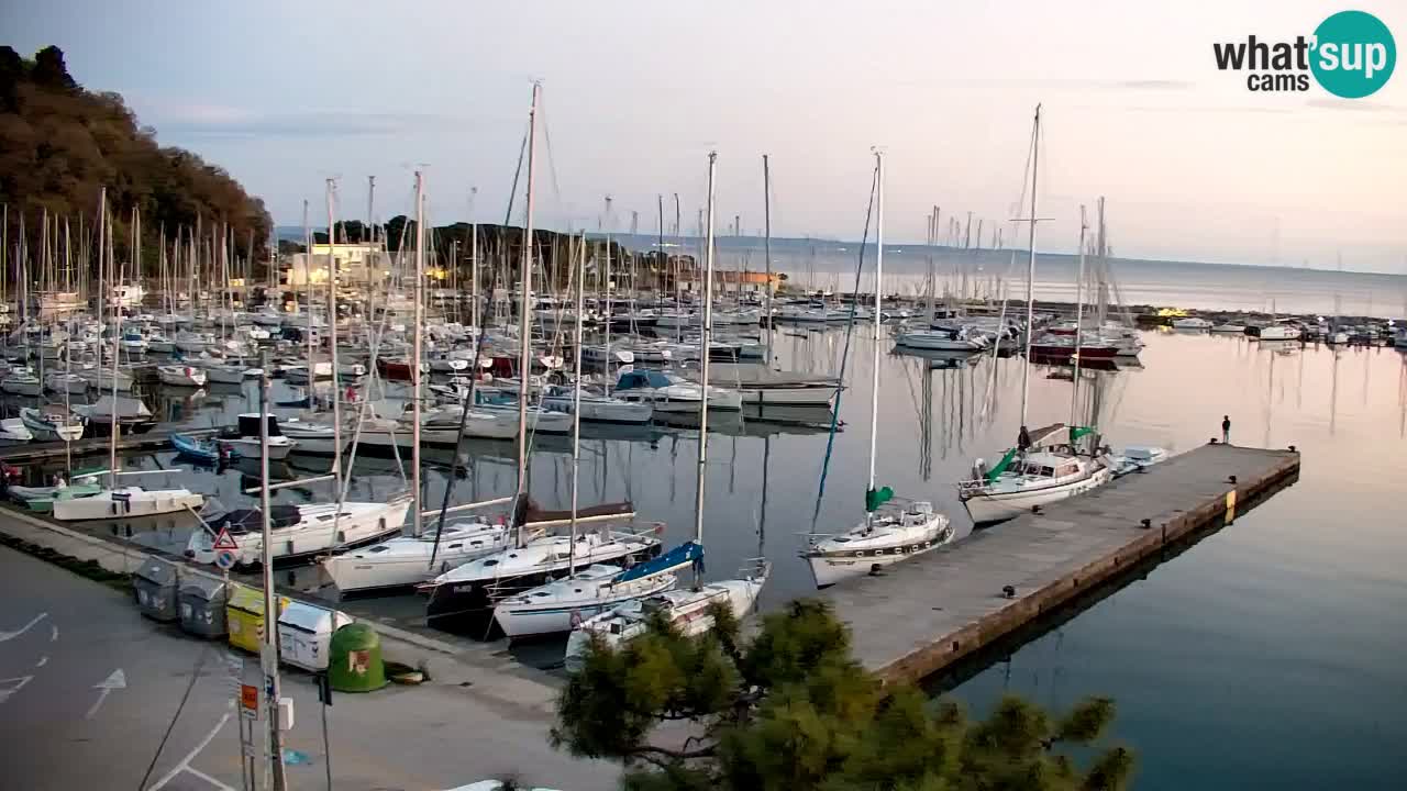 Webcam Sistiana – Vue sur la marina et la baie