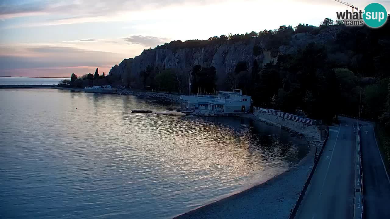 Spletna kamera Sesljan (Sistiana) – Pogled na marino in zaliv