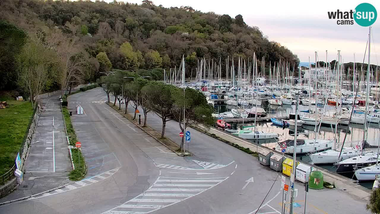 Webcam Sistiana – Vue sur la marina et la baie