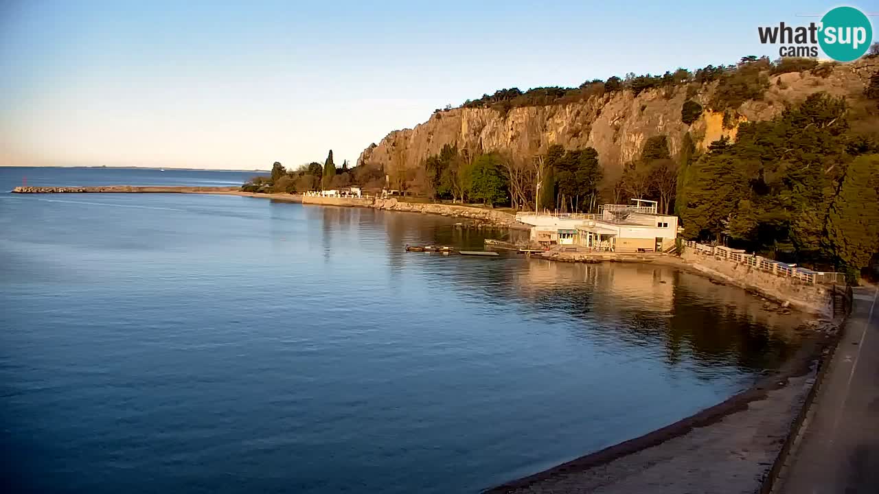 Webcam Sistiana – Vue sur la marina et la baie