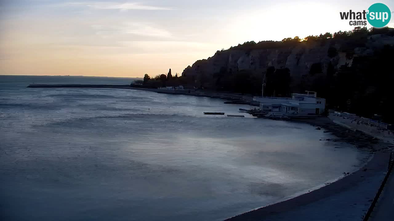 Spletna kamera Sesljan (Sistiana) – Pogled na marino in zaliv