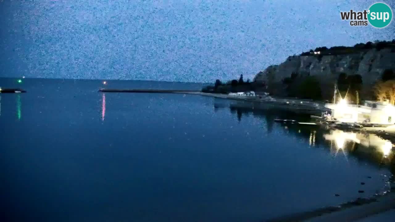 Spletna kamera Sesljan (Sistiana) – Pogled na marino in zaliv