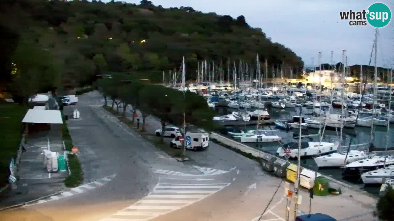 Spletna kamera Sesljan (Sistiana) – Pogled na marino in zaliv