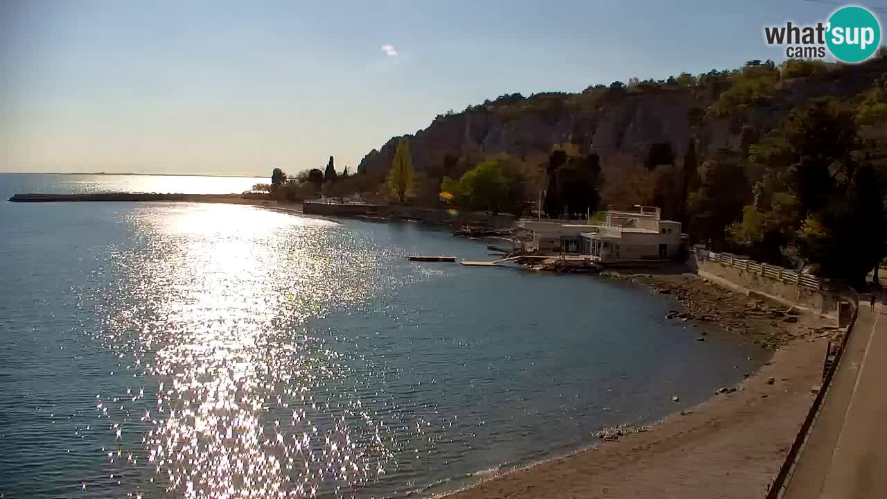 Spletna kamera Sesljan (Sistiana) – Pogled na marino in zaliv