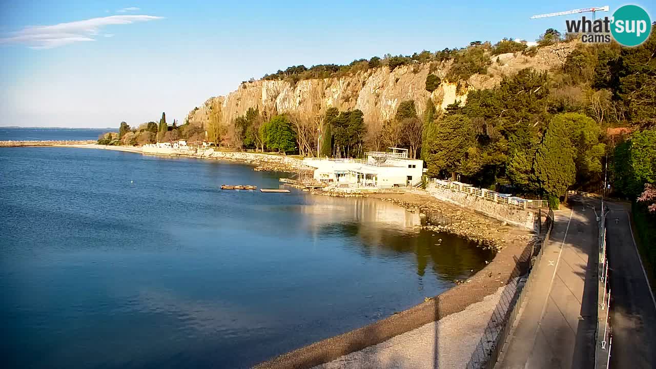 Spletna kamera Sesljan (Sistiana) – Pogled na marino in zaliv