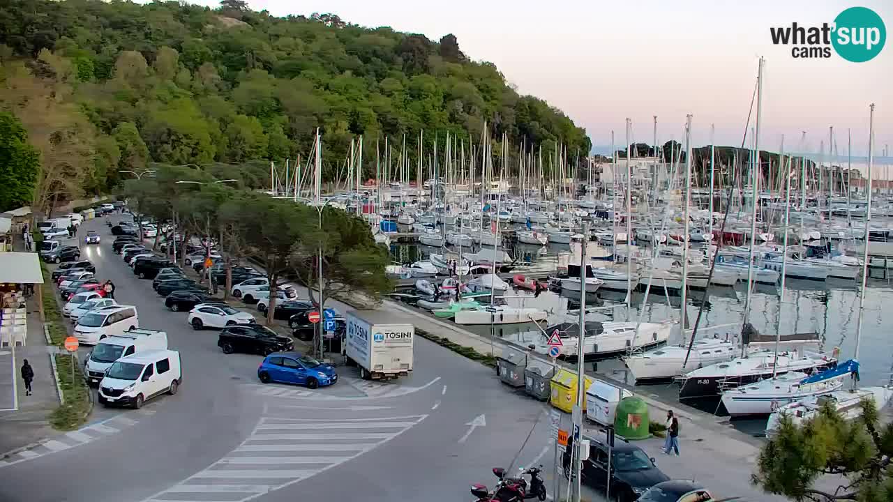 Webcam Sistiana – Pogled na marinu i zaljev