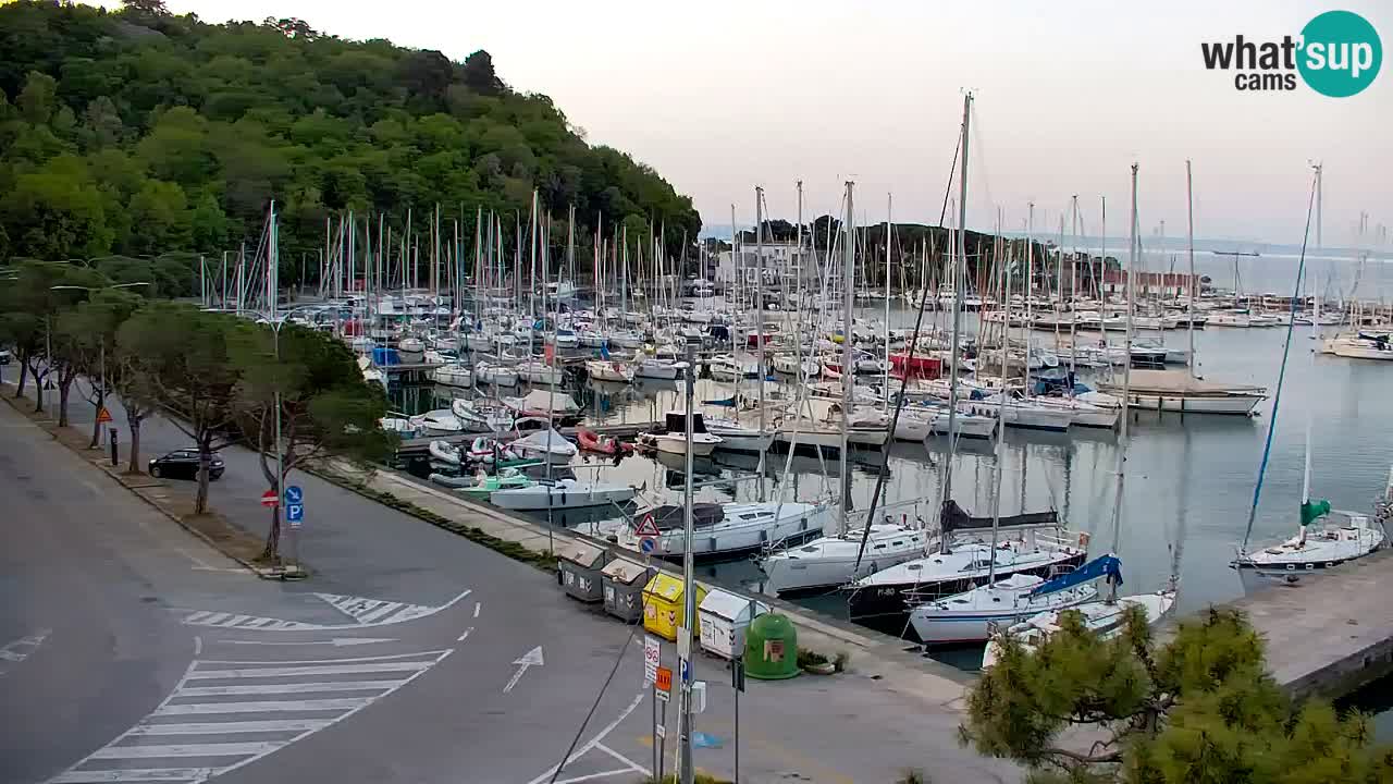 Webcam Sistiana – Vue sur la marina et la baie