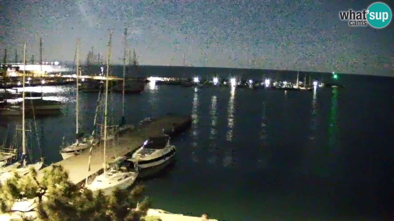 Spletna kamera Sesljan (Sistiana) – Pogled na marino in zaliv