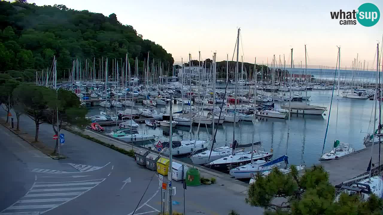 Webcam Sistiana – Pogled na marinu i zaljev