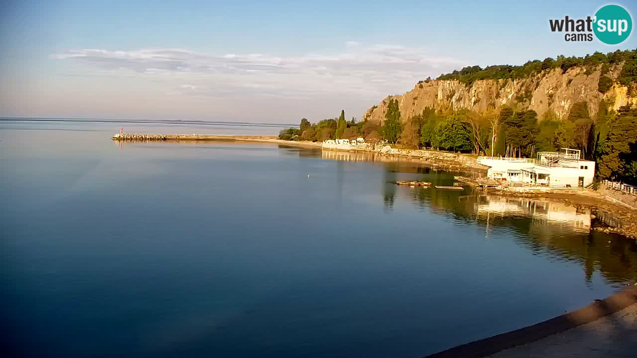 Spletna kamera Sesljan (Sistiana) – Pogled na marino in zaliv
