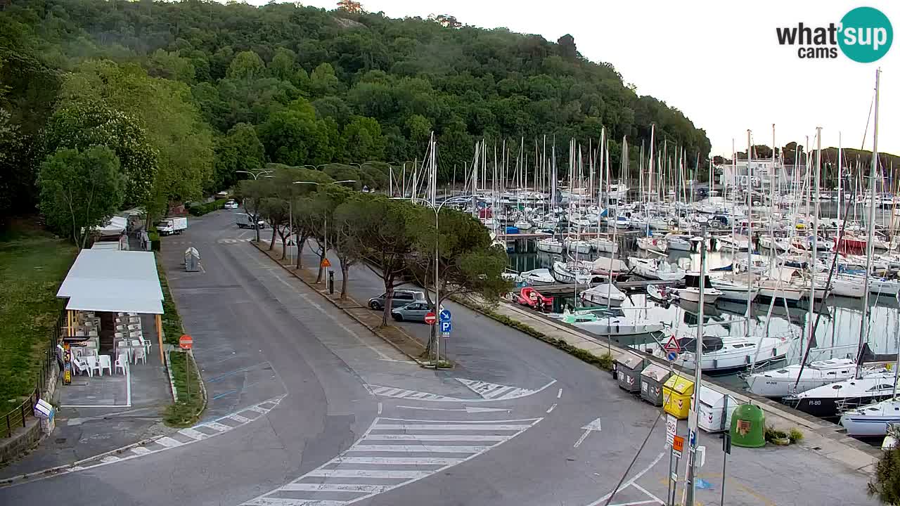 Webcam Sistiana – Pogled na marinu i zaljev