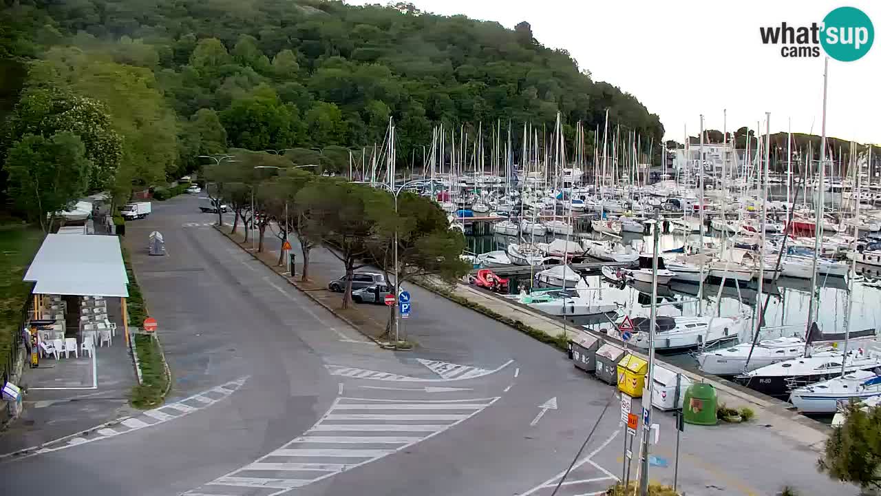 Webcam Sistiana – Pogled na marinu i zaljev