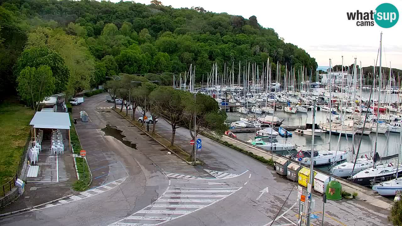 Spletna kamera Sesljan (Sistiana) – Pogled na marino in zaliv