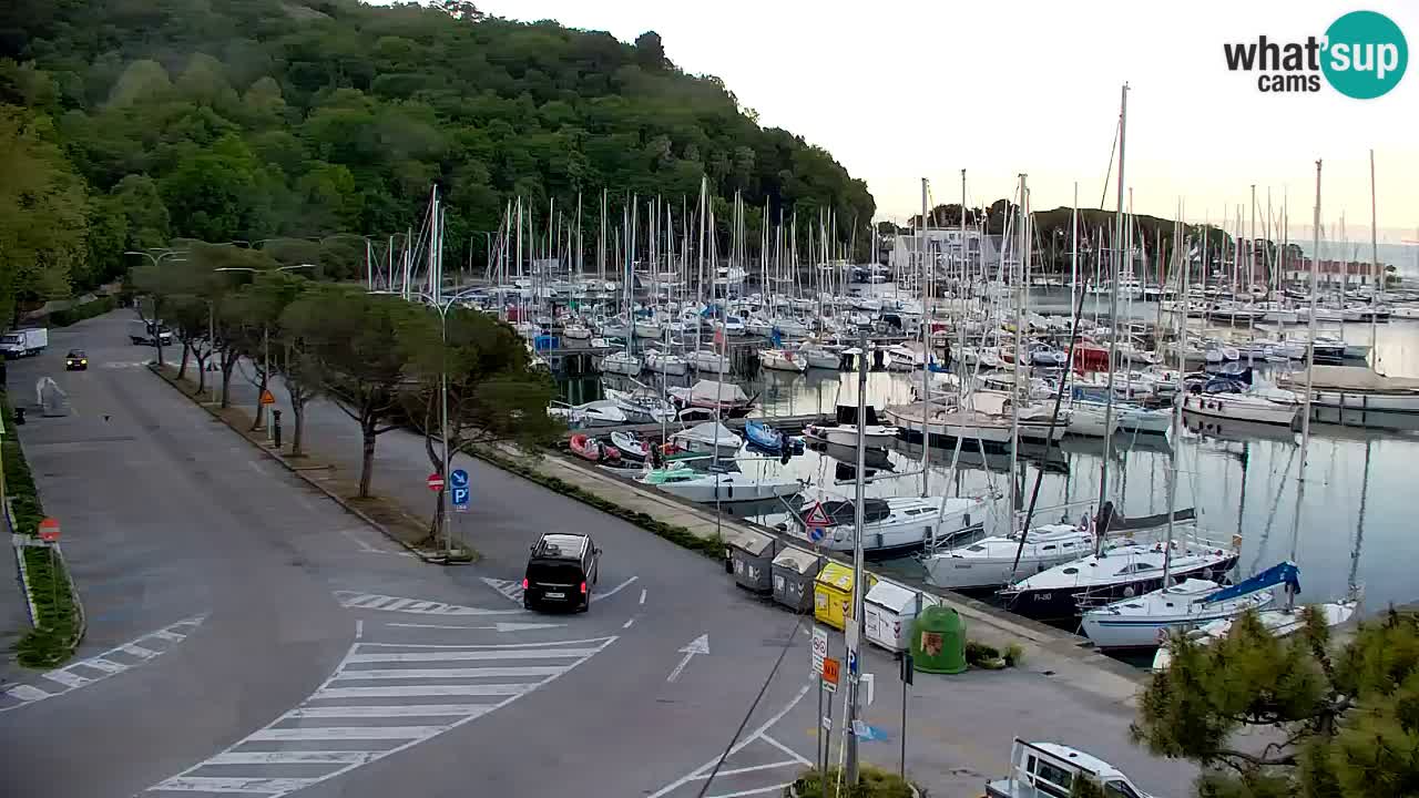 Webcam Sistiana – Pogled na marinu i zaljev