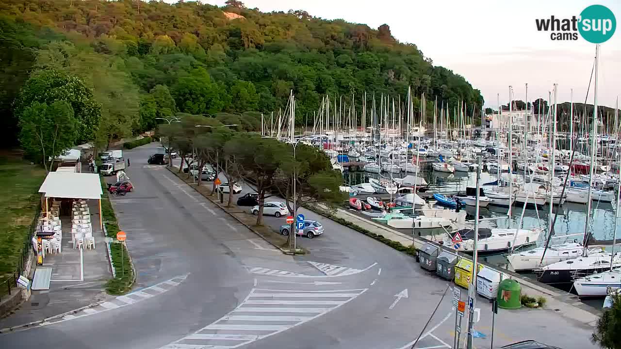 Webcam Sistiana – Pogled na marinu i zaljev