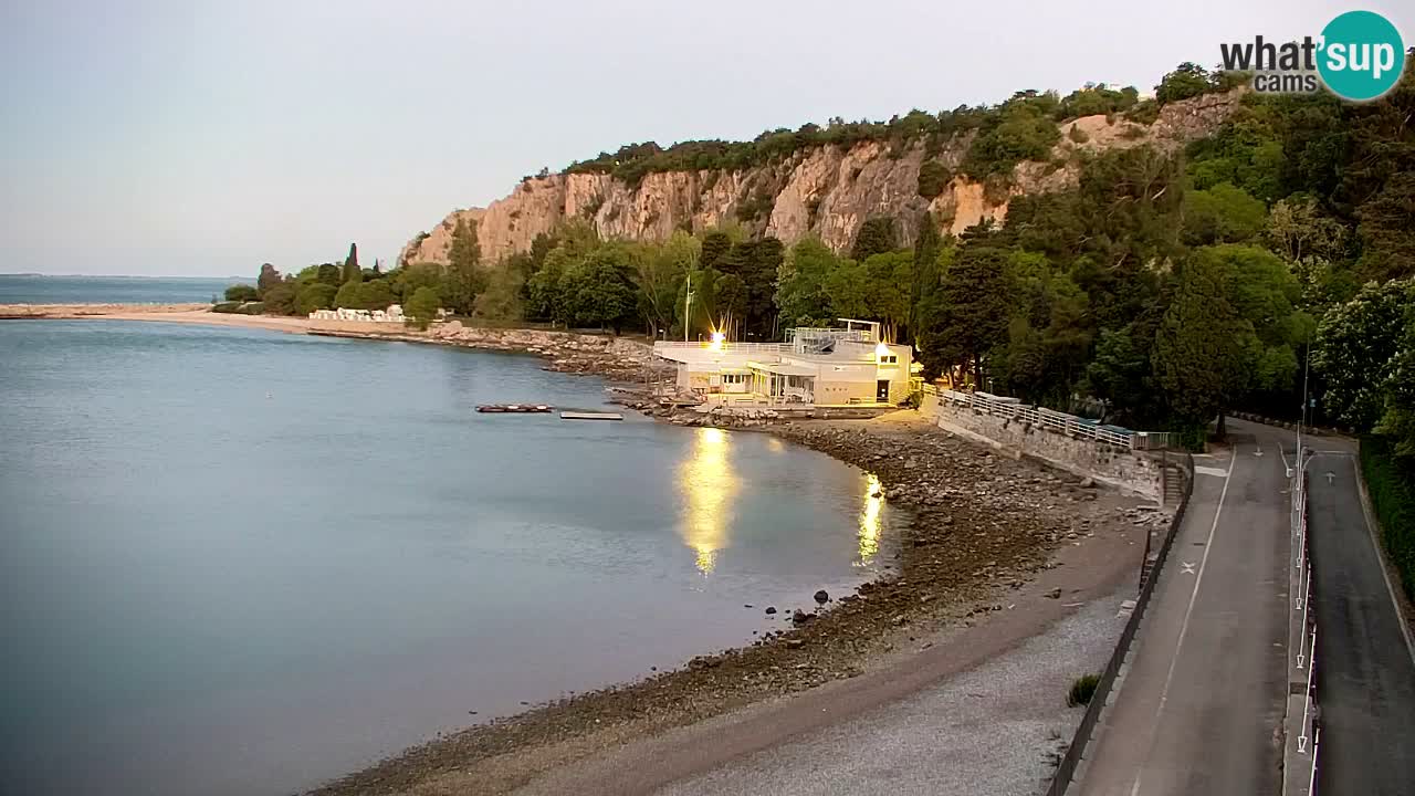 Webcam Sistiana – Pogled na marinu i zaljev