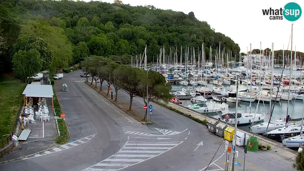 Webcam Sistiana – Pogled na marinu i zaljev