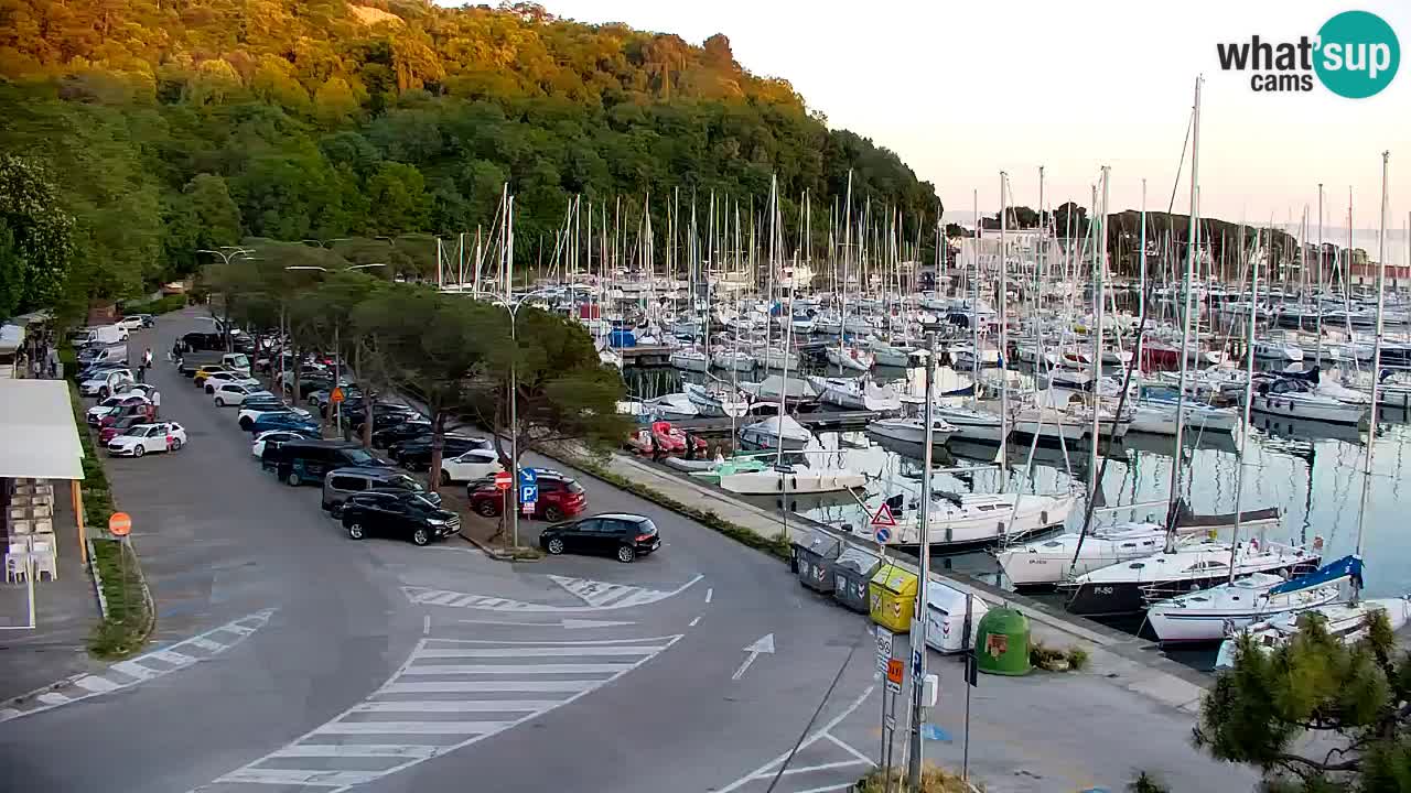 Webcam Sistiana – Pogled na marinu i zaljev