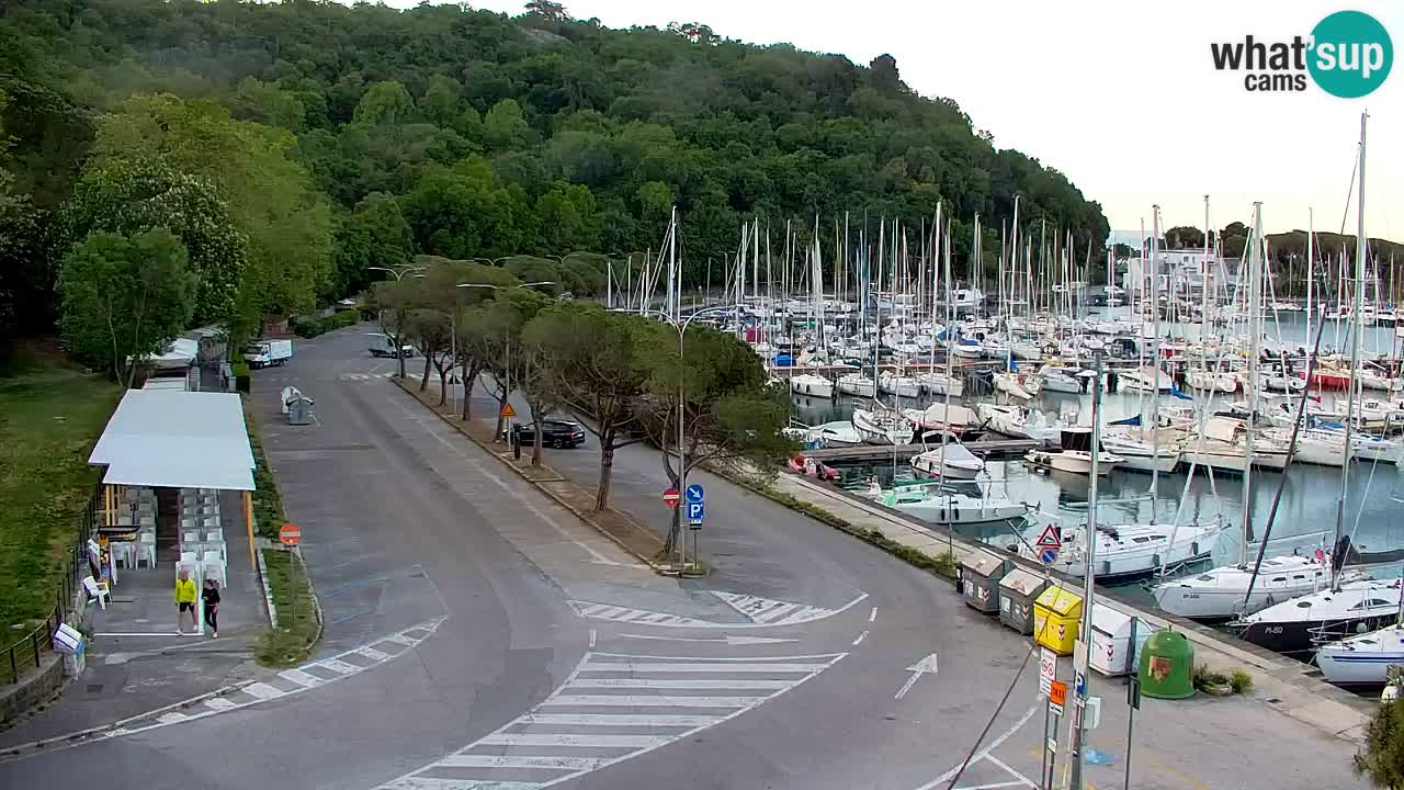 Webcam Sistiana – Pogled na marinu i zaljev