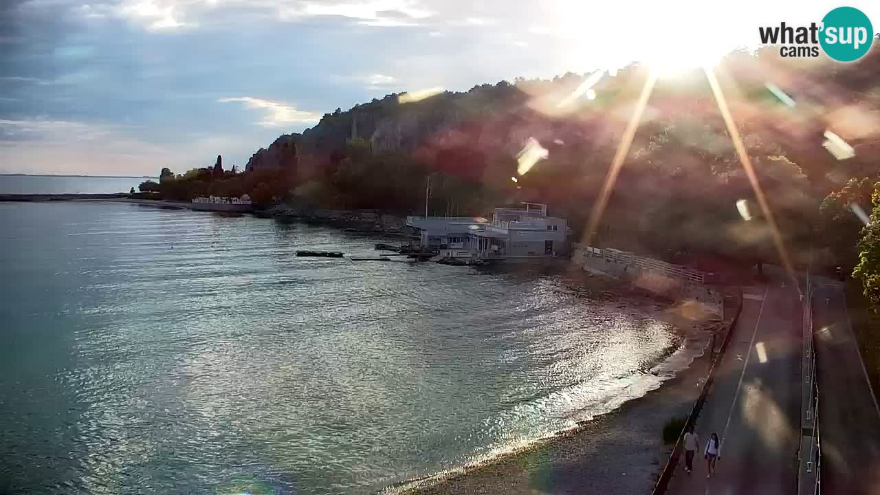Spletna kamera Sesljan (Sistiana) – Pogled na marino in zaliv