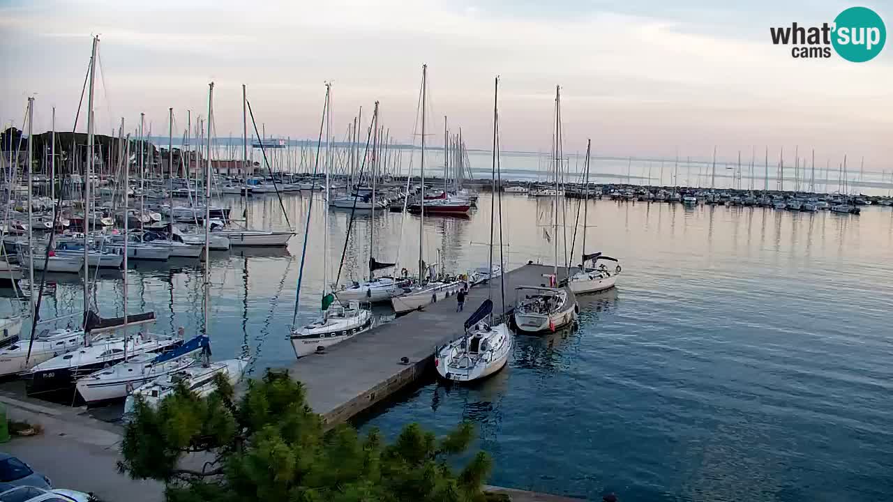 Spletna kamera Sesljan (Sistiana) – Pogled na marino in zaliv