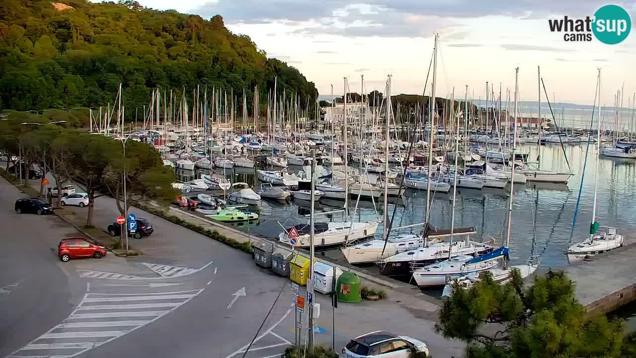 Webcam Sistiana – Pogled na marinu i zaljev