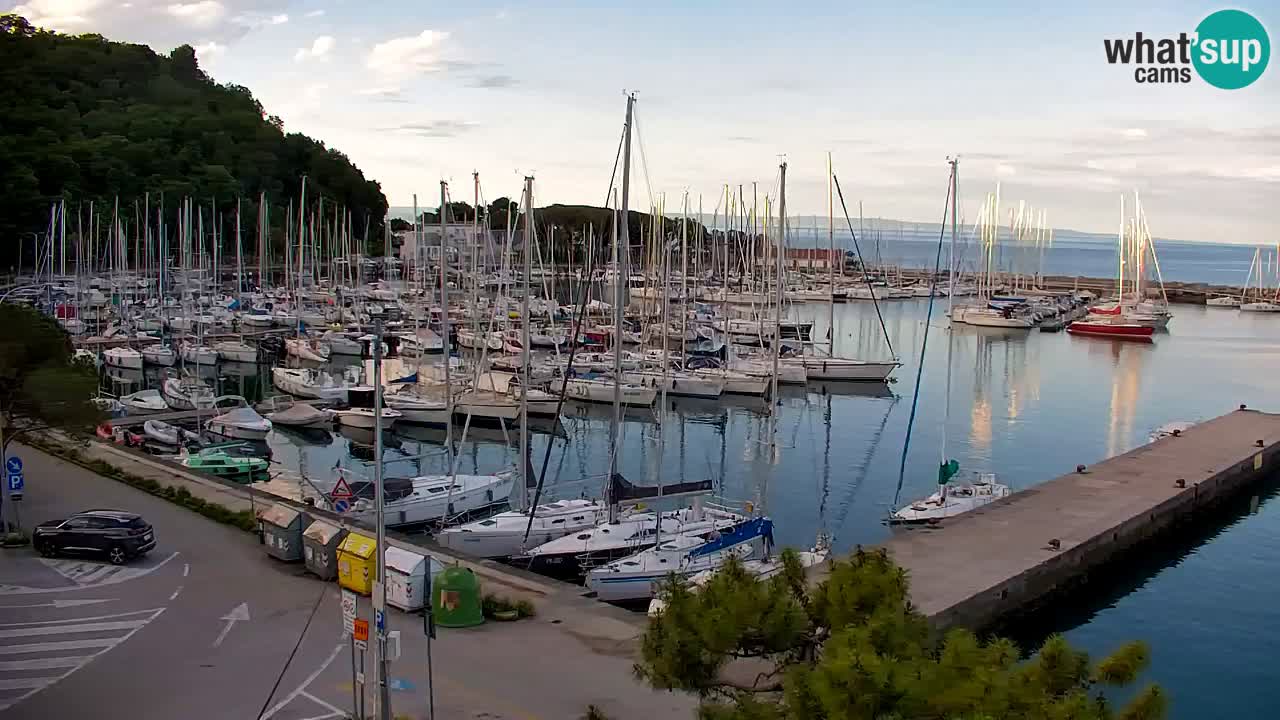 Webcam Sistiana – Pogled na marinu i zaljev