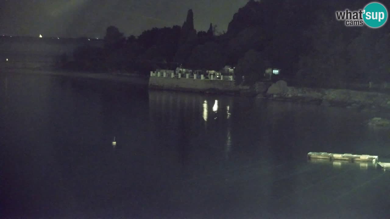Spletna kamera Sesljan (Sistiana) – Pogled na marino in zaliv