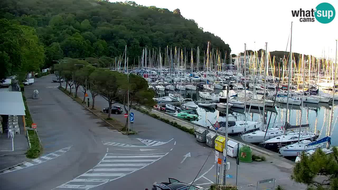 Webcam Sistiana – Pogled na marinu i zaljev