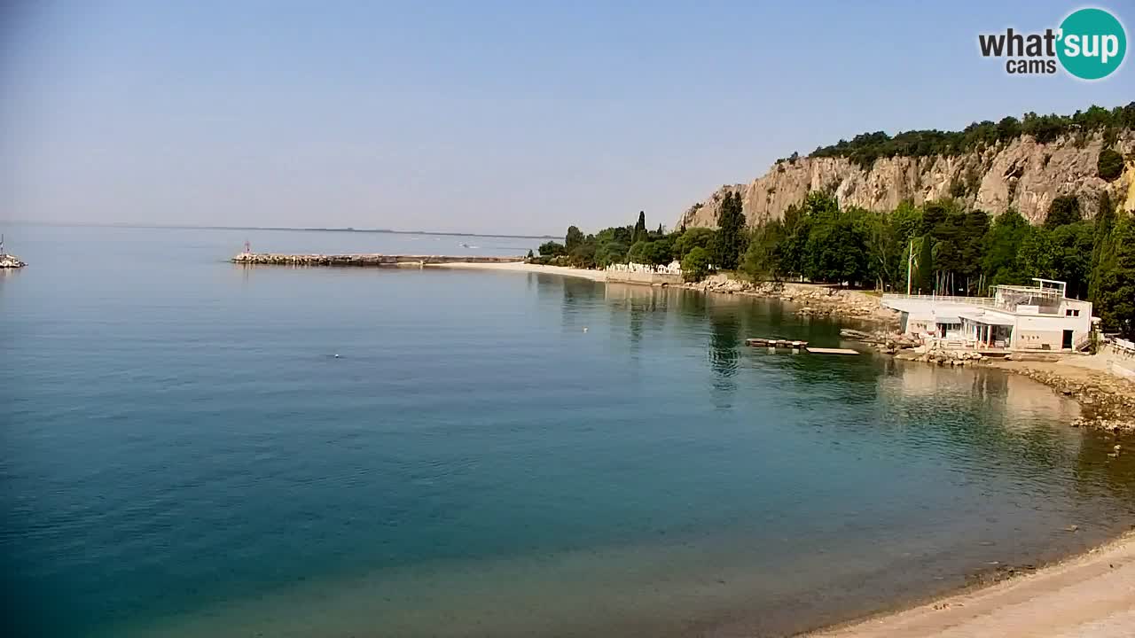 Spletna kamera Sesljanski zaliv – Pogled v živo na marino in zaliv