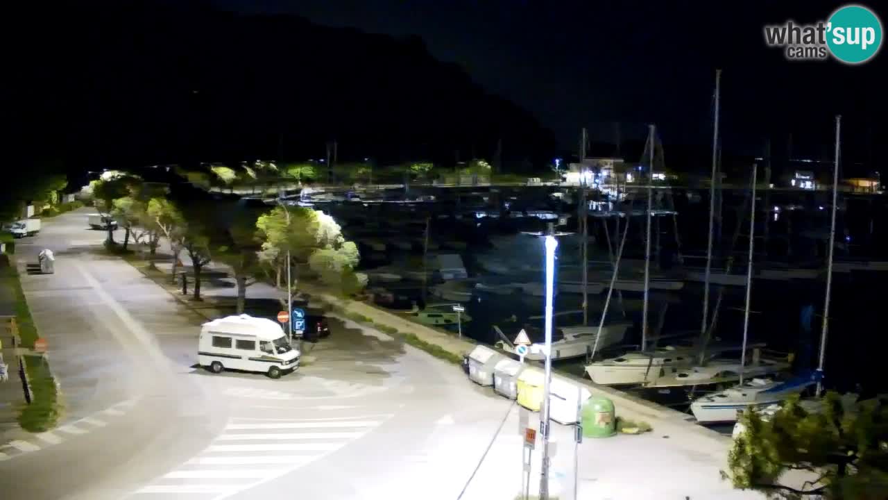Spletna kamera Sesljanski zaliv – Pogled v živo na marino in zaliv