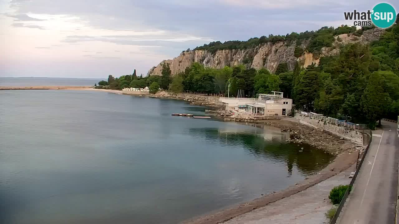 Spletna kamera Sesljanski zaliv – Pogled v živo na marino in zaliv