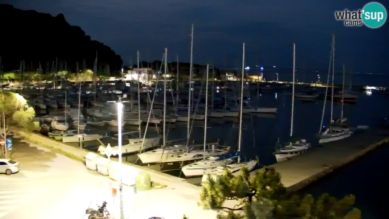 Web kamera Sistiana Uvala – Pogled uživo na marinu i zaljev
