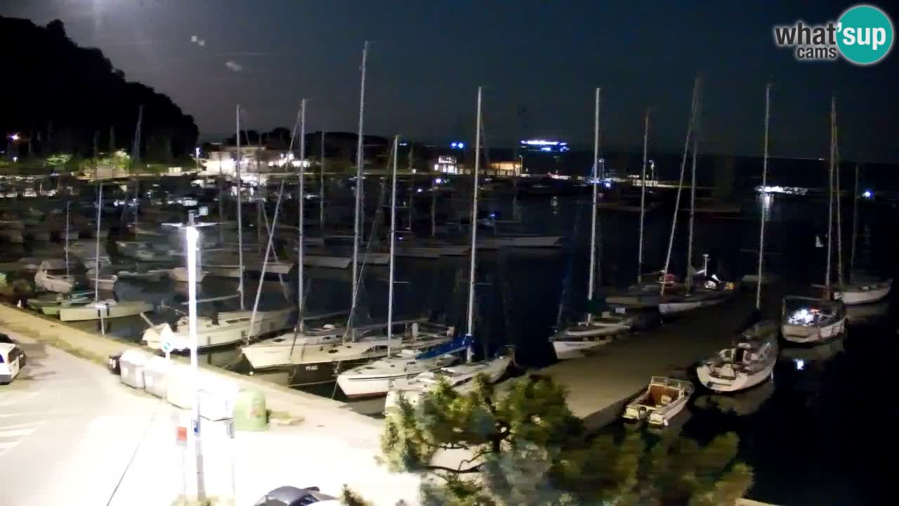 Web kamera Sistiana Uvala – Pogled uživo na marinu i zaljev