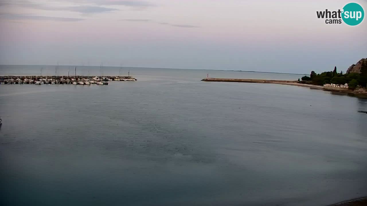 Spletna kamera Sesljanski zaliv – Pogled v živo na marino in zaliv