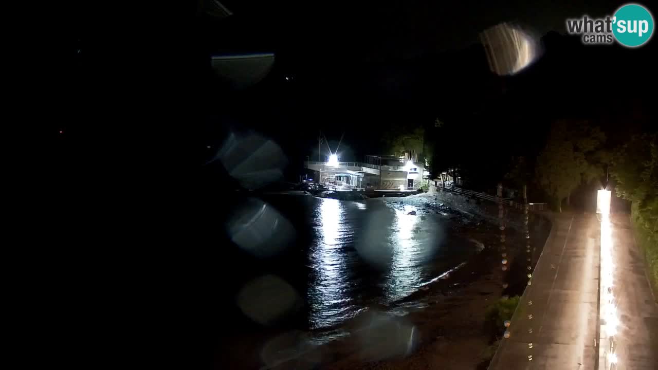 Spletna kamera Sesljanski zaliv – Pogled v živo na marino in zaliv