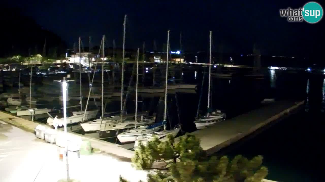 Web kamera Sistiana Uvala – Pogled uživo na marinu i zaljev