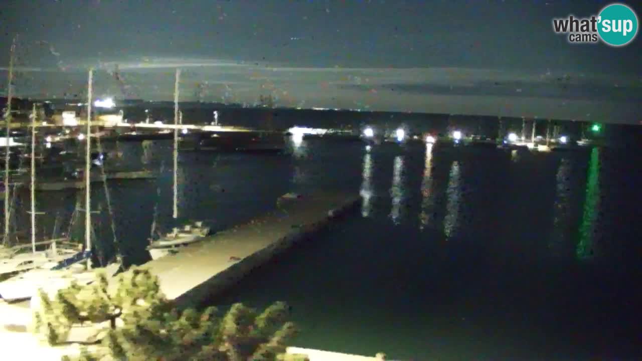 Web kamera Sistiana Uvala – Pogled uživo na marinu i zaljev