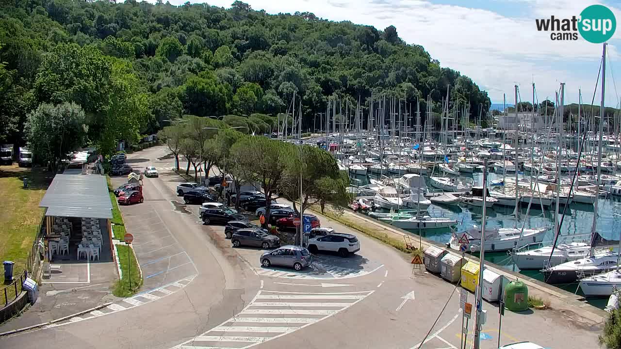 Web kamera Sistiana Uvala – Pogled uživo na marinu i zaljev