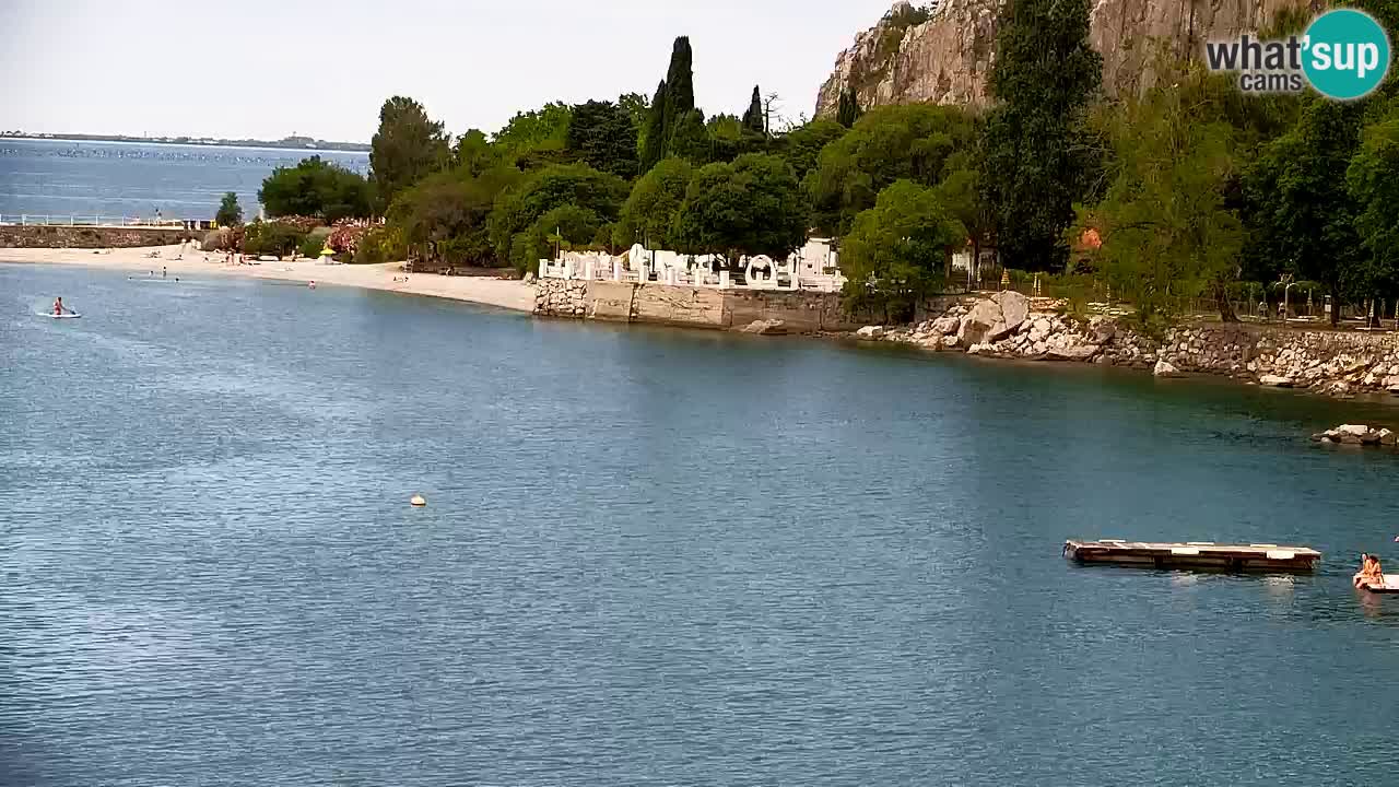 Spletna kamera Sesljanski zaliv – Pogled v živo na marino in zaliv