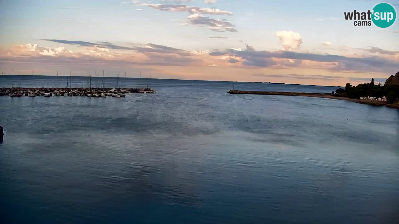 Web kamera Sistiana Uvala – Pogled uživo na marinu i zaljev