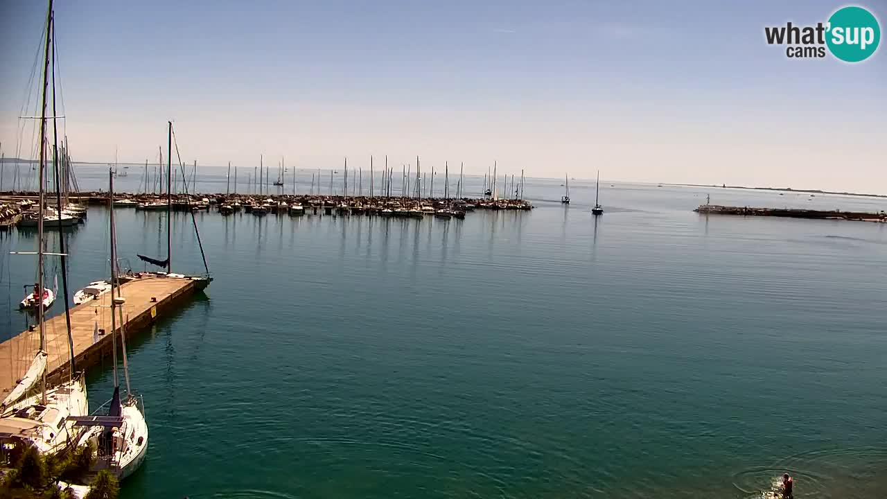 Web kamera Sistiana Uvala – Pogled uživo na marinu i zaljev