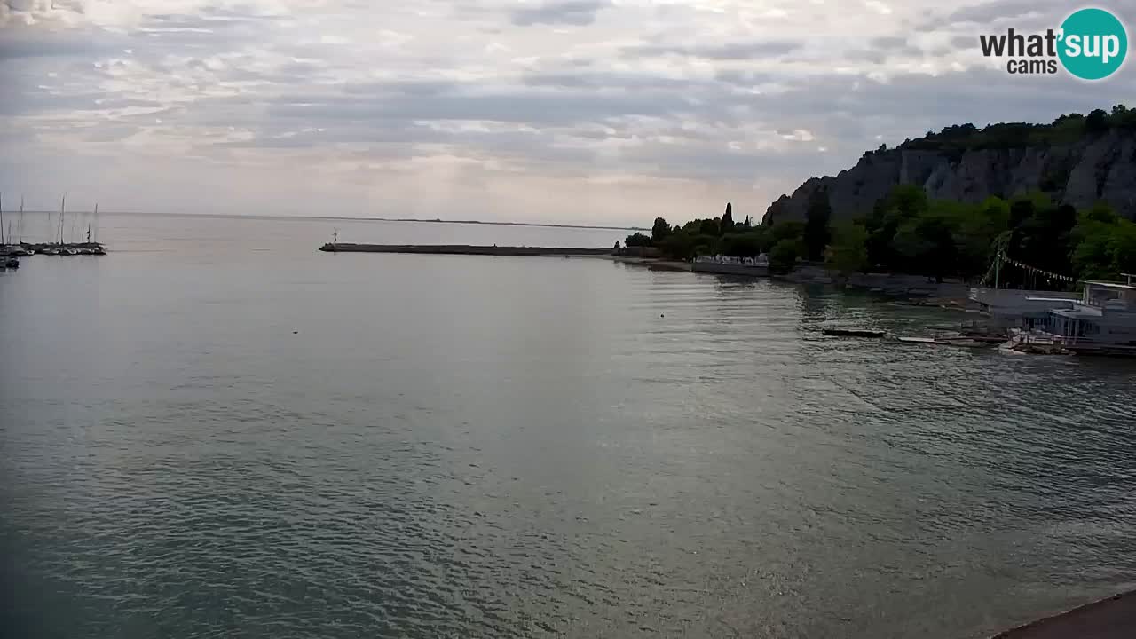Web kamera Sistiana Uvala – Pogled uživo na marinu i zaljev