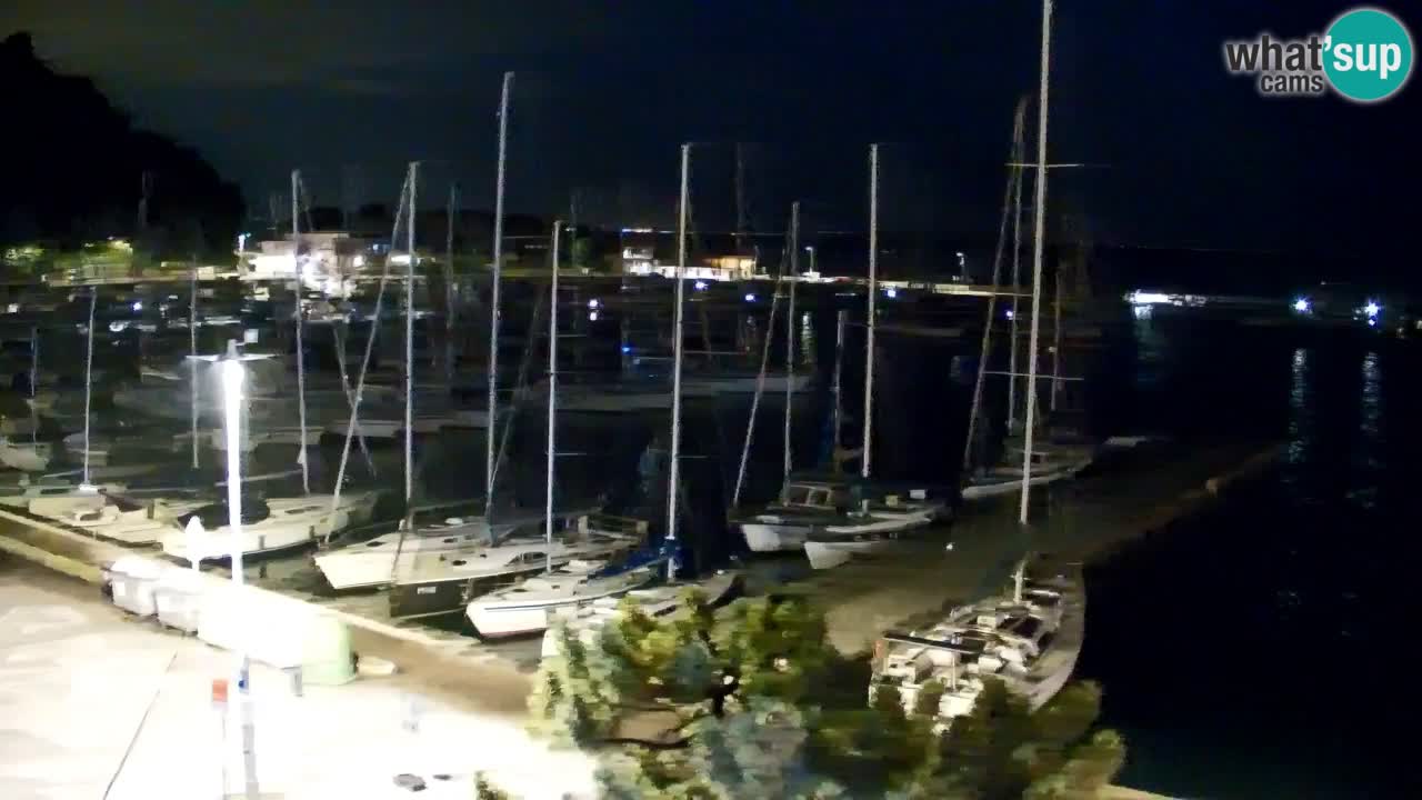 Web kamera Sistiana Uvala – Pogled uživo na marinu i zaljev