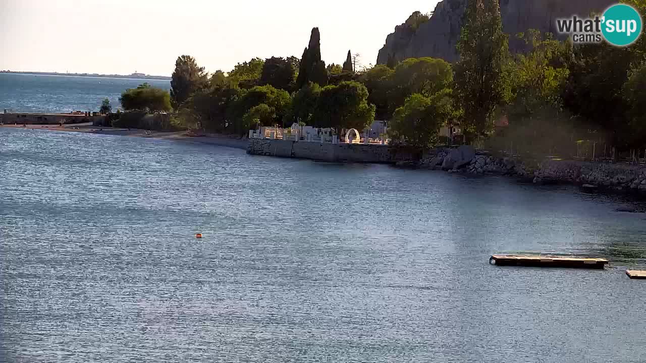 Spletna kamera Sesljanski zaliv – Pogled v živo na marino in zaliv